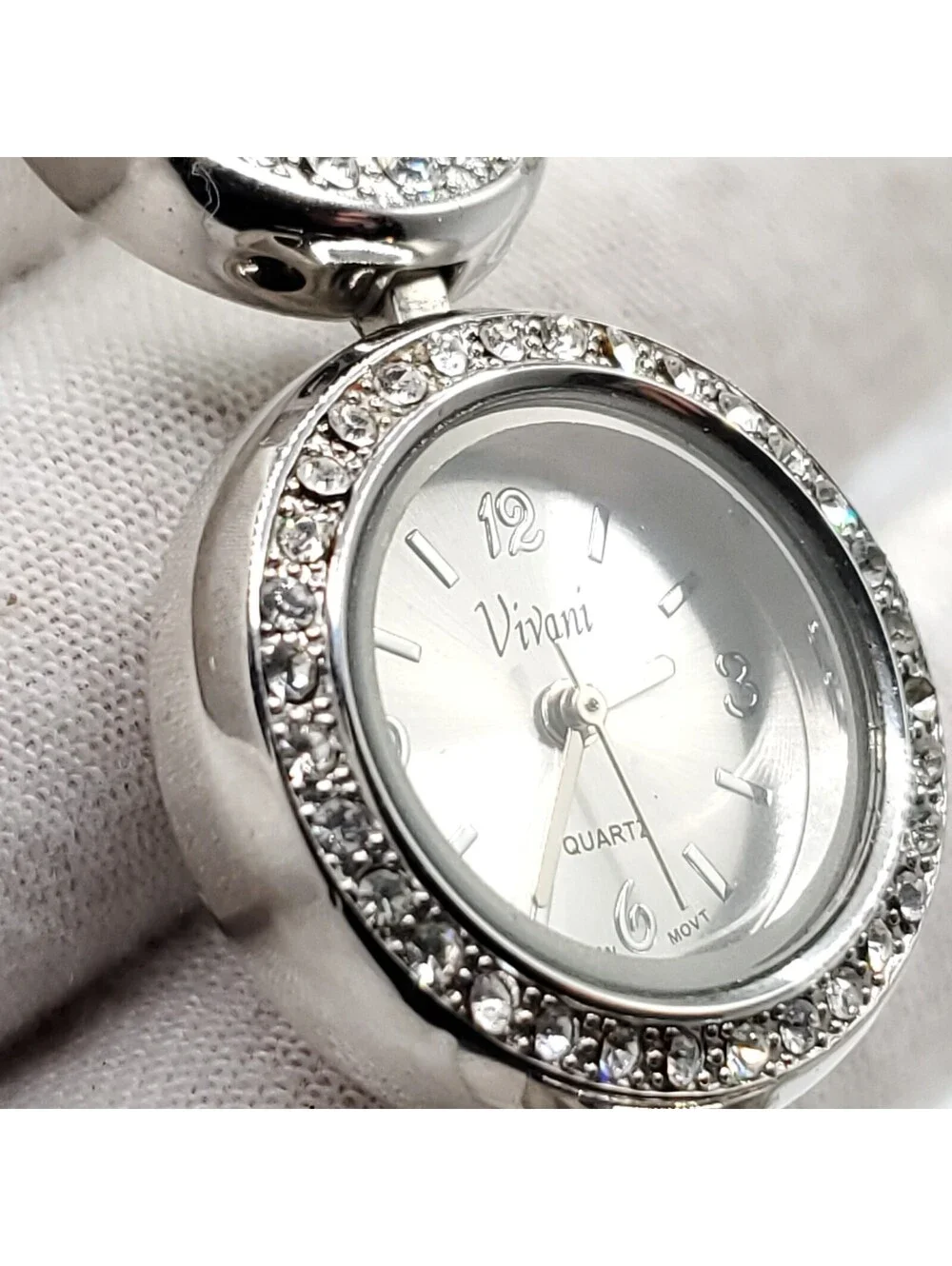 Vivani Rhinestone Quartz Womens Watch 24mm Silver Tone New Battery